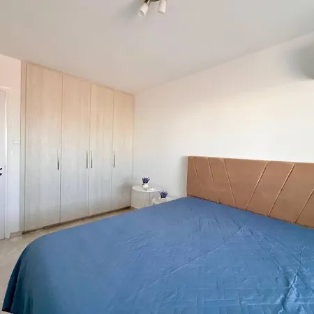 With Oleg 102a Apartman