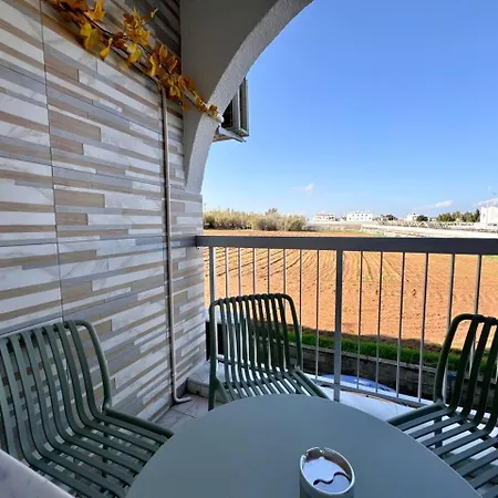 With Oleg 102a Apartman Paralímni