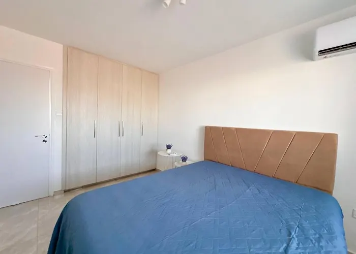 With Oleg 102a Apartament